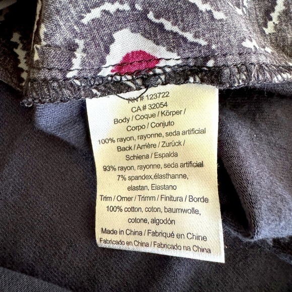 Anthropologie One September Embroidered Grey Burgundy Blouse Top Size Medium - Picture 9 of 11